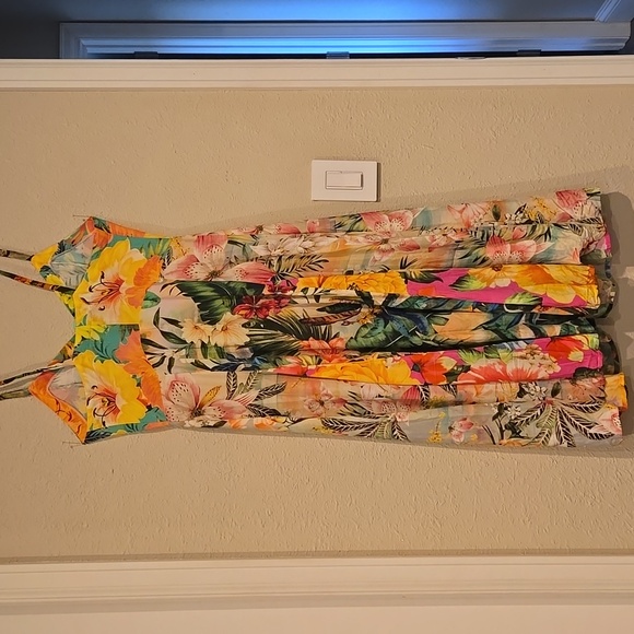 FARM Rio Multicolor Floral Midi Dress - Picture 2 of 4